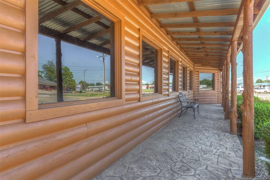 Runts BBQ: 1105 W Cherokee St, Wagoner, OK 74467